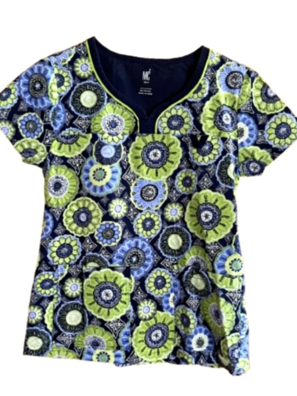 MC2 Scrub Top, women's size small NWOT (H7)